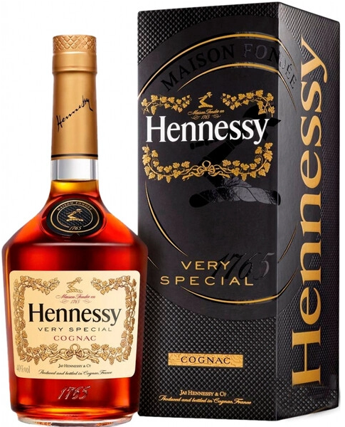 Коньяк "Hennessy" V.S, gift box, 0.7 л